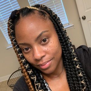 Meet your Posher, Latoya